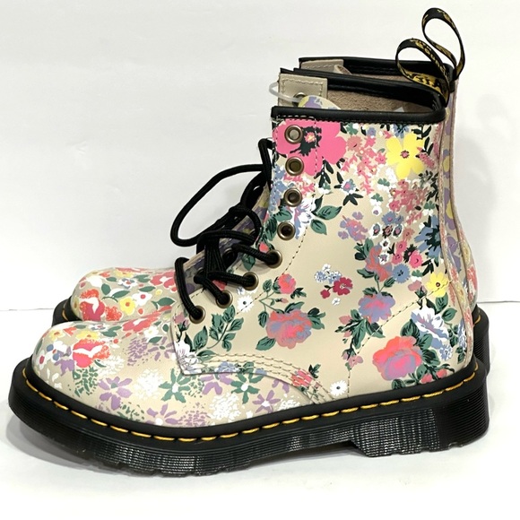 Dr Martens Leather Women’s Floral Lace Up Combat Boots Size 6, New - Picture 13 of 16